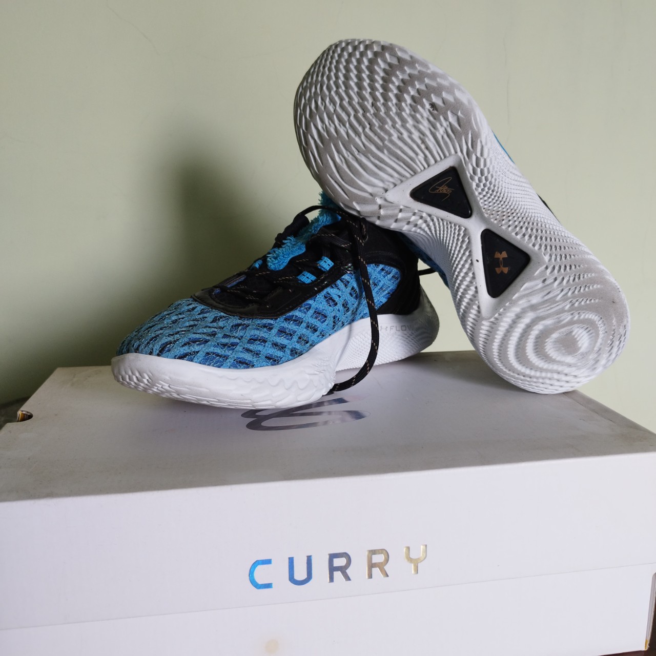 sepatu basket under armour curry 9 sesame street edition blue original