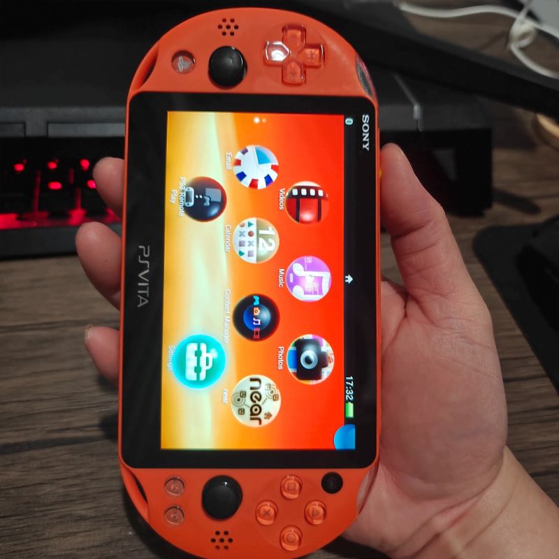 HYBRID AUCTION PSVita Slim Neon Orange