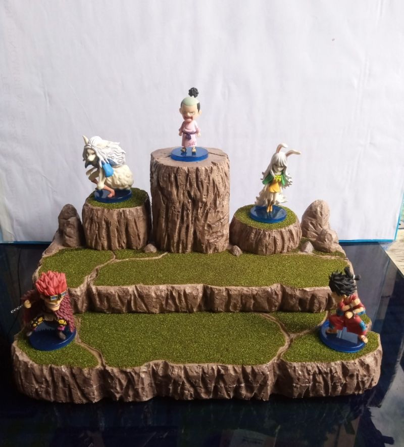 Winner item.157.DIORAMA FIGURE CUSTOM HANDMADE BUKIT TANGGA RUMPUT.Lelang GAP 602.Album 2
