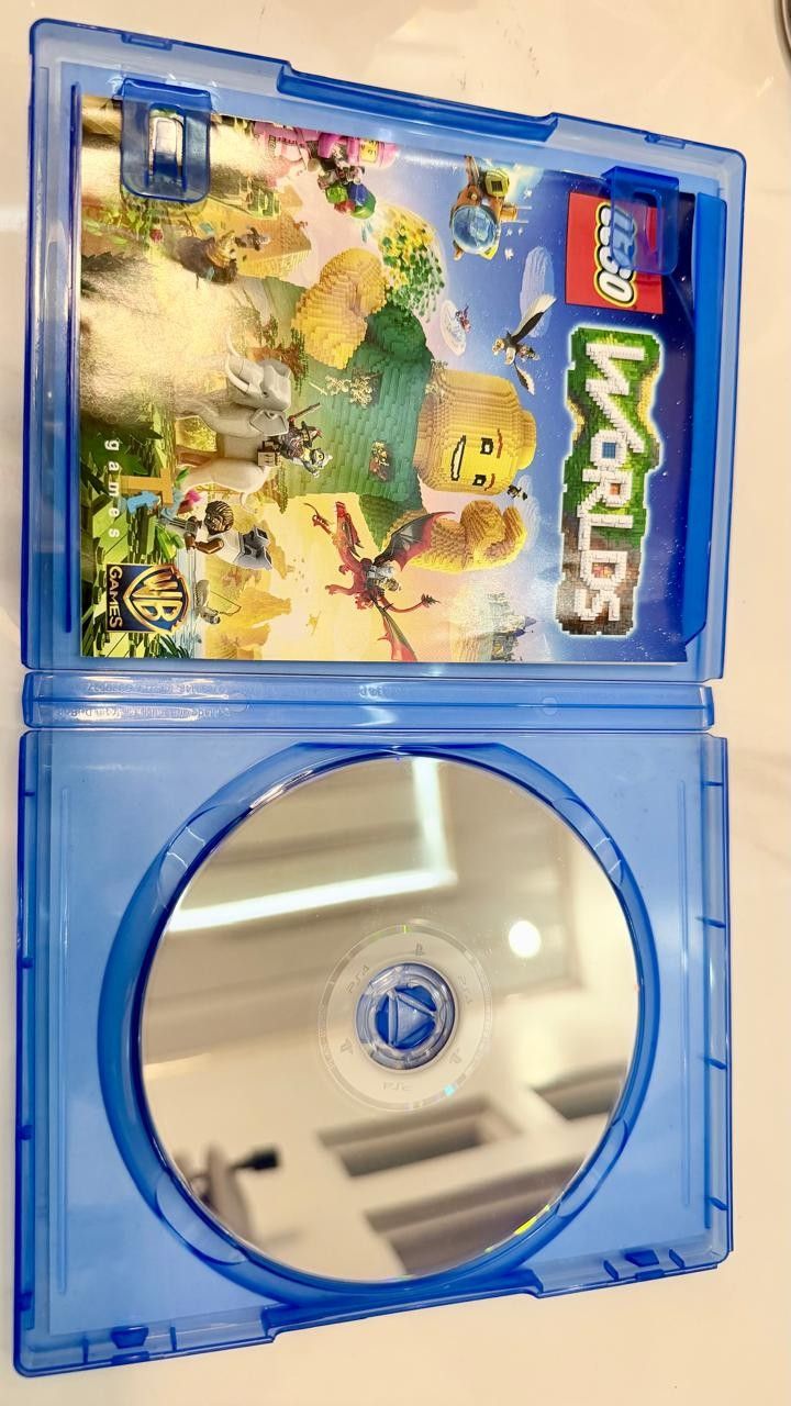 185. Kaset BD PS 4 Lego Worlds - Widodo Dwi Saputro