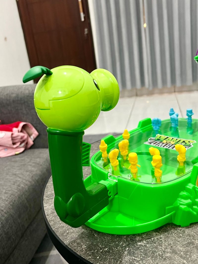 Kiddy Fun Playset  Plants vs Zombies Battle Arena - Fahmi Ibnu Elfani