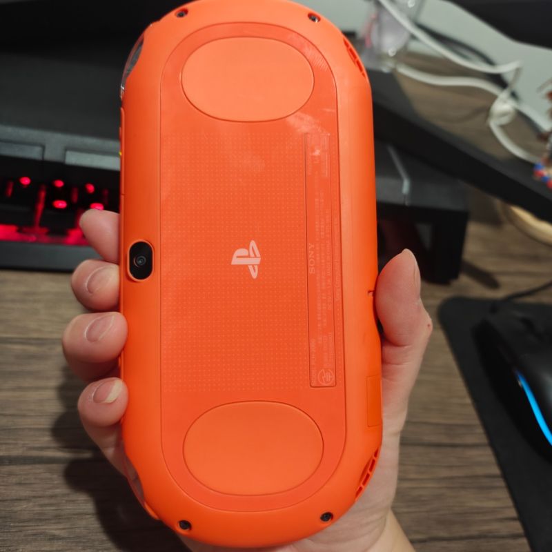 HYBRID AUCTION PSVita Slim Neon Orange