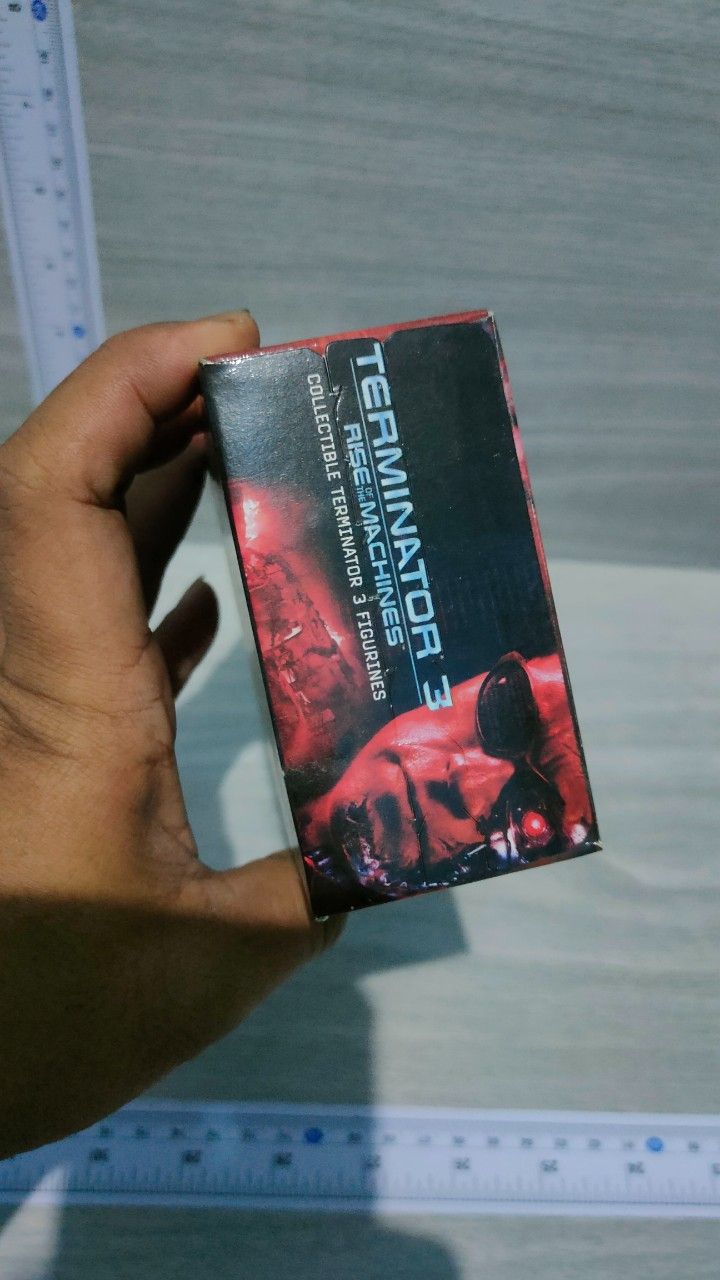 TERMINATOR 3 FIGURE COLLECTIBLE BLIND BOX
