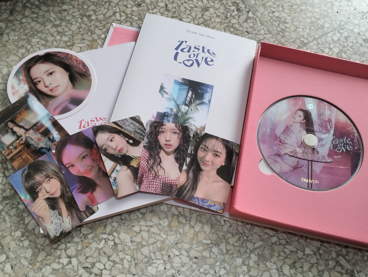 Album twice the 10th mini album taste of love