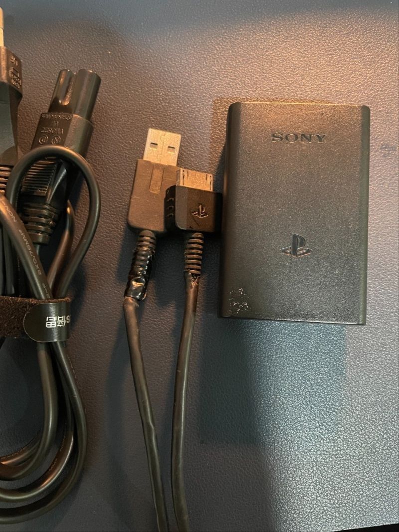 PS Vita FAT 3G/WIFI SECOND RARE