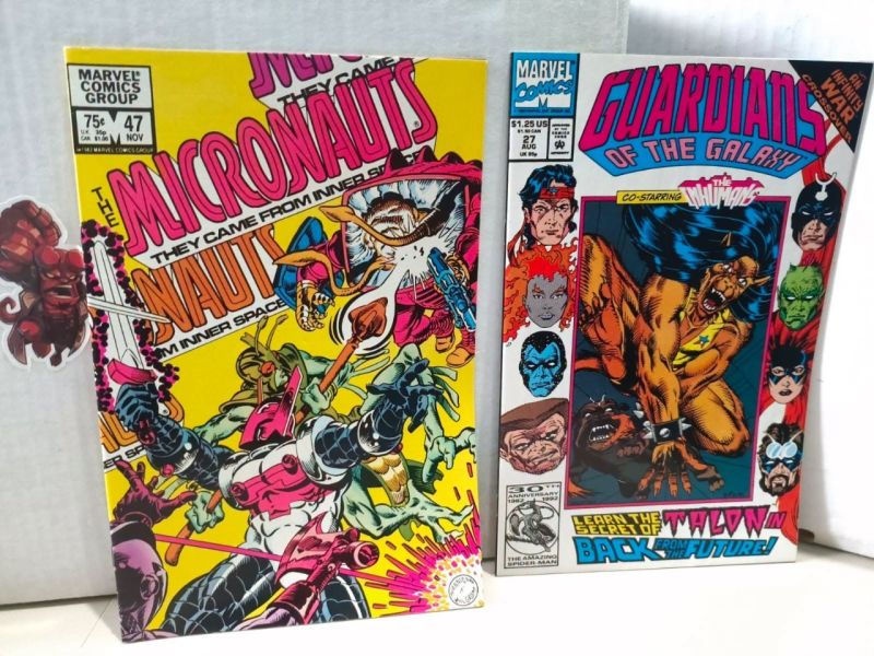 258 + 259 US comic Micronauts #47 + Guardians of the Galaxy #27 + 2 Blue Beetle