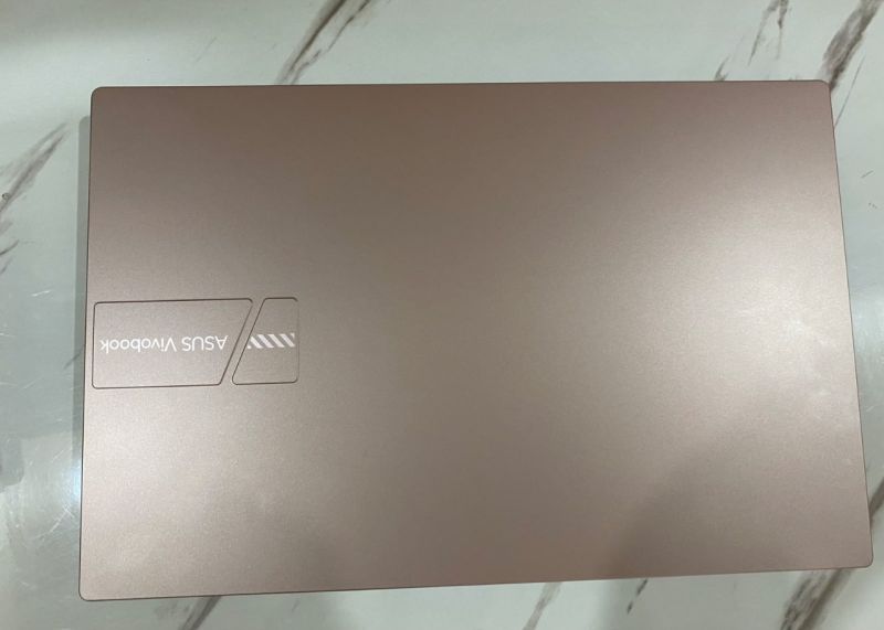 ASUS vivobook 14 A1404VA i3 8GB 513GB