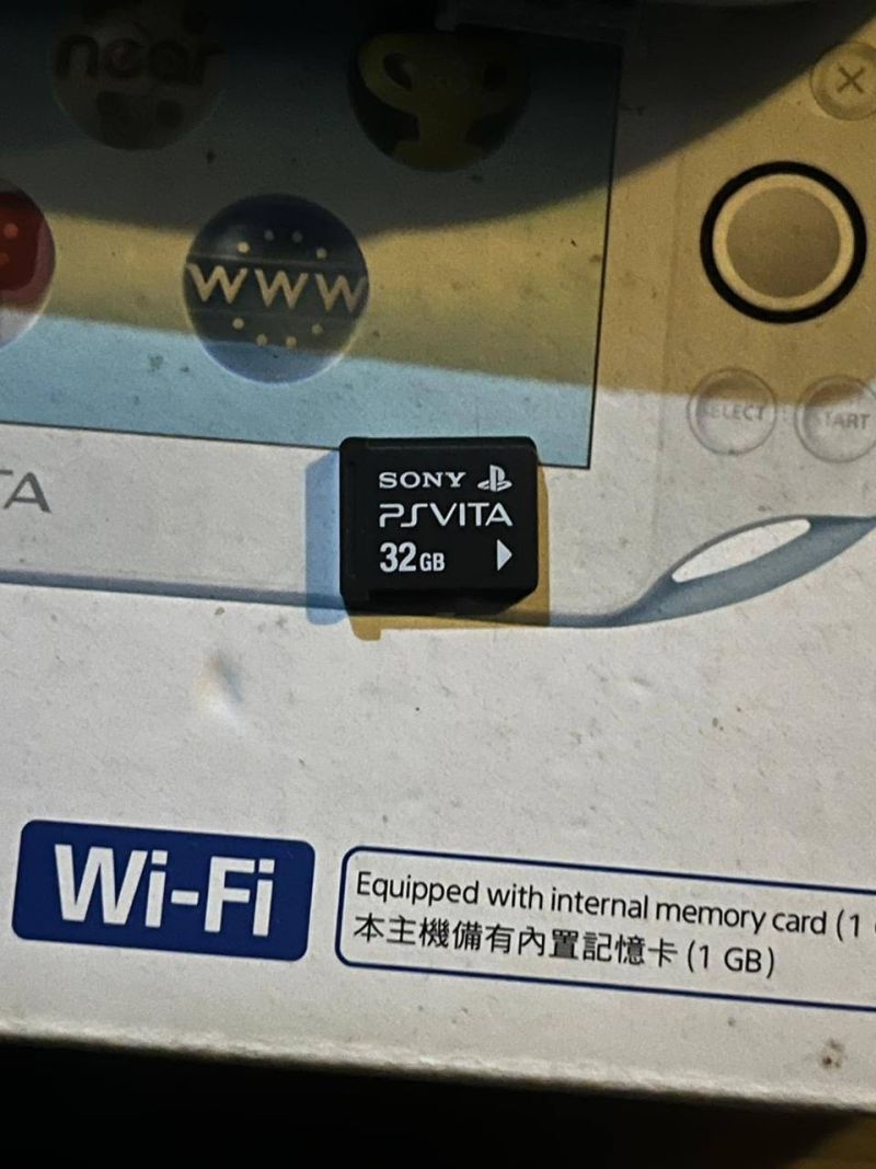 PS VITA SLIM 64GB + Game SF vs Tekken GAP 595